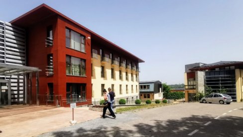 ПРИВЕДЕН ОСУМЊИЧЕНИ ЗА УЗНЕМИРАВАЊЕ У ПЕТНИЦИ: Пријавило га пет девојака, ево шта сада следи ПРИВЕДЕН ОСУМЊИЧЕНИ ЗА УЗНЕМИРАВАЊЕ У ПЕТНИЦИ: Пријавило га пет девојака, ево шта сада следи