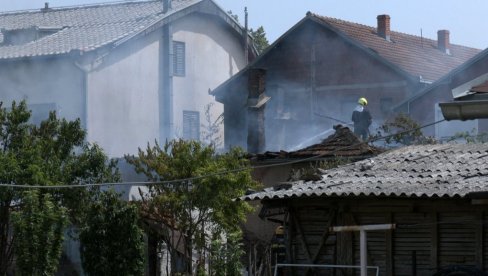 ПОЖАР У ГРАЧАНИЦИ: Председник општине обишао породице чије је куће захватио пожар ПОЖАР У ГРАЧАНИЦИ: Председник општине обишао породице чије је куће захватио пожар