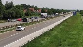 SAOBRAĆAJNA NESREĆA KOD VELIKE PLANE: Prevrnulo se teretno vozilo (FOTO/VIDEO) SAOBRAĆAJNA NESREĆA KOD VELIKE PLANE: Prevrnulo se teretno vozilo (FOTO/VIDEO)