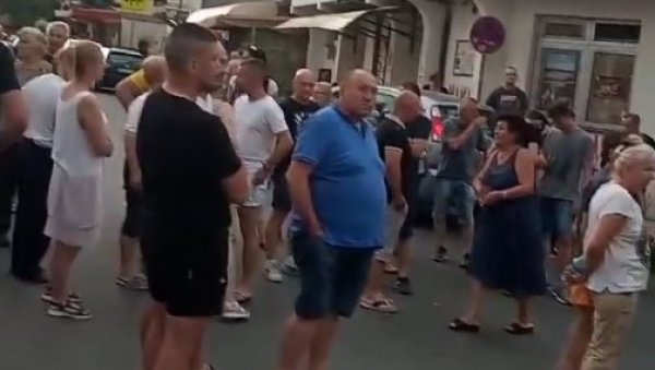 ГРАЂАНИ ВРЧИНА ЖЕЛЕ СМЕНУ РУКОВОДСТВА ВОДОВОДА ГРОЦКА: Немају ни кап воде а рачуни превисоки ГРАЂАНИ ВРЧИНА ЖЕЛЕ СМЕНУ РУКОВОДСТВА ВОДОВОДА ГРОЦКА: Немају ни кап воде а рачуни превисоки