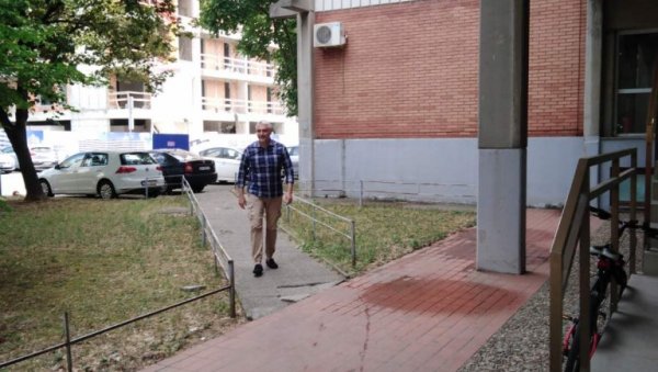 ЧЕДОМИР ЈОВАНОВИЋ СТИГАО У ТРЕЋЕ ТУЖИЛАШТВО: На саслушању због напада на физиотерапеута (ВИДЕО) ЧЕДОМИР ЈОВАНОВИЋ СТИГАО У ТРЕЋЕ ТУЖИЛАШТВО: На саслушању због напада на физиотерапеута (ВИДЕО)