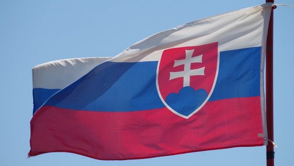 НАЈАВЉЕНЕ ДАЉЕ АКЦИЈЕ: У Словачкој прикупљени потписи за референдум о укидању санкција Русији НАЈАВЉЕНЕ ДАЉЕ АКЦИЈЕ: У Словачкој прикупљени потписи за референдум о укидању санкција Русији