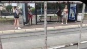 MANIJAK SNIMLJEN NA AUTOKOMANDI: Masturbirao pred devojkama, pa ih uznemiravao (FOTO) MANIJAK SNIMLJEN NA AUTOKOMANDI: Masturbirao pred devojkama, pa ih uznemiravao (FOTO)
