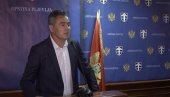 ТРОБОЈКА У ПЉЕВЉИМА: Лекић апелује да се на зграду Општине врати стара застава ТРОБОЈКА У ПЉЕВЉИМА: Лекић апелује да се на зграду Општине врати стара застава