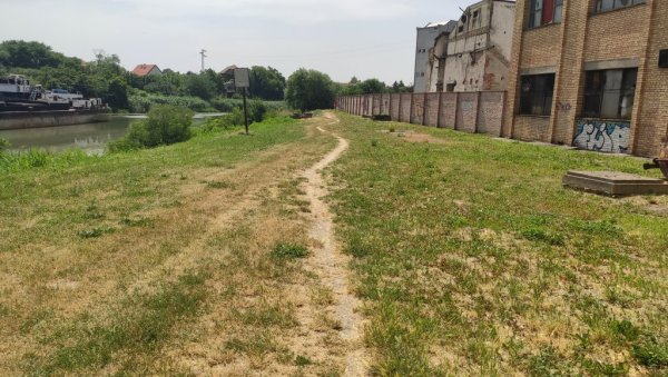 НОЖЕМ НА ПРИЈАТЕЉИЦУ: Детаљи инцидента у Зрењанину - другарице биле на пићу, а онда се десио крвави обрачун (ФОТО) НОЖЕМ НА ПРИЈАТЕЉИЦУ: Детаљи инцидента у Зрењанину - другарице биле на пићу, а онда се десио крвави обрачун (ФОТО)