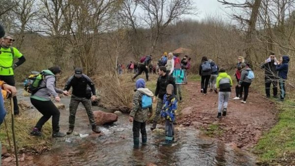 ПЛАНИНАРСКА АКЦИЈА ПРЕД ВИДОВДАН: ПД Зуброва из Ћуприје организује пешачење од Манастира Раваница ПЛАНИНАРСКА АКЦИЈА ПРЕД ВИДОВДАН: ПД Зуброва из Ћуприје организује пешачење од Манастира Раваница