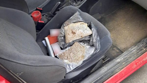 ЗАПЛЕНА МАРИХУАНЕ И КОКАИНА: Борска полиција ухапсила две особе у акцији Гнев ЗАПЛЕНА МАРИХУАНЕ И КОКАИНА: Борска полиција ухапсила две особе у акцији Гнев