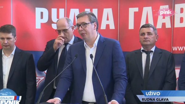 ВЕЛИКИ АПЛАУЗ ЗА ПРЕДСЕДНИКА: Најавио вест која је одушевила раднице погона у Рудној Глави! (ФОТО) ВЕЛИКИ АПЛАУЗ ЗА ПРЕДСЕДНИКА: Најавио вест која је одушевила раднице погона у Рудној Глави! (ФОТО)