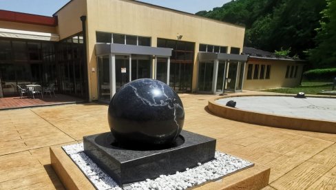 НИЈЕ ПРОНАЂЕН НА АДРЕСИ: Осумњичени за сексуално насиље у Петници још увек није дао изјаву НИЈЕ ПРОНАЂЕН НА АДРЕСИ: Осумњичени за сексуално насиље у Петници још увек није дао изјаву
