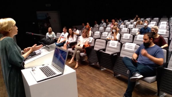 ИСТРАЖИВАЊА ЗНАЧАЈНА ЗА ЦЕЛУ ПОПУЛАЦИЈУ: Одржана манифестација Дан близанаца на Универзитету у Новом Саду ИСТРАЖИВАЊА ЗНАЧАЈНА ЗА ЦЕЛУ ПОПУЛАЦИЈУ: Одржана манифестација Дан близанаца на Универзитету у Новом Саду