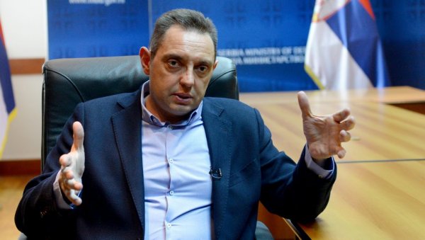 ВУЛИН О КРИВОКАПИЋЕВИМ ЋЕРКАМА: Ко их протерује? Ово је чиста манипулација! ВУЛИН О КРИВОКАПИЋЕВИМ ЋЕРКАМА: Ко их протерује? Ово је чиста манипулација!
