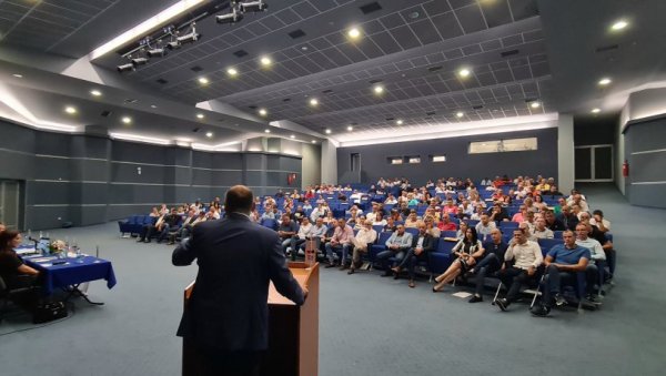 ДА СЕ ЧУЈЕ И ЊИХОВ ГЛАС: Градишка добила Градски одбор Народне партије Српске (ФОТО) ДА СЕ ЧУЈЕ И ЊИХОВ ГЛАС: Градишка добила Градски одбор Народне партије Српске (ФОТО)