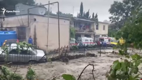 ЈАЛТА СЕ ПРИПРЕМА ЗА ЕВАКУАЦИЈУ: Издато упозорење, приближава се још једно јако невреме (ВИДЕО) ЈАЛТА СЕ ПРИПРЕМА ЗА ЕВАКУАЦИЈУ: Издато упозорење, приближава се још једно јако невреме (ВИДЕО)