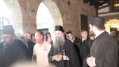 ЧАСТ МИ ЈЕ ШТО САМ СА СВОЈИМ НАРОДОМ: Патријарх Порфирије поручио из Грачанице - КиМ простор слободе
