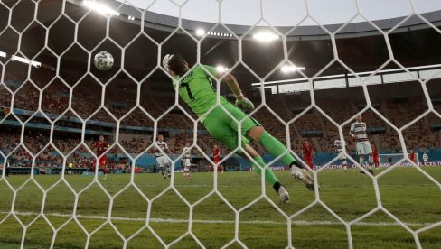 PORTUGAL PREDAO KRUNU: Belgija eliminisala evropskog šampiona PORTUGAL PREDAO KRUNU: Belgija eliminisala evropskog šampiona