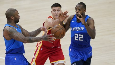 NBA: Milvoki vratio brejk, Midlton i Janis srušili Bogdanovićevu Atlantu (VIDEO) NBA: Milvoki vratio brejk, Midlton i Janis srušili Bogdanovićevu Atlantu (VIDEO)