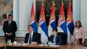 ВУЧИЋ НАКОН СЕДНИЦЕ ВЛАДЕ У КРУШЕВЦУ: Основне вредности Србије су независност, слобода и мир! (ВИДЕО) ВУЧИЋ НАКОН СЕДНИЦЕ ВЛАДЕ У КРУШЕВЦУ: Основне вредности Србије су независност, слобода и мир! (ВИДЕО)