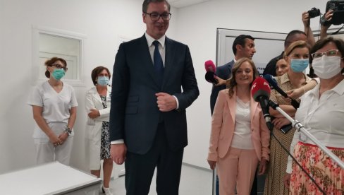 ВУЧИЋ ОБИШАО ДИЈАГНОСТИЧКИ ЦЕНТАР У КРУШЕВЦУ: Председник у посети након темељне реконструкције (ФОТО) ВУЧИЋ ОБИШАО ДИЈАГНОСТИЧКИ ЦЕНТАР У КРУШЕВЦУ: Председник у посети након темељне реконструкције (ФОТО)