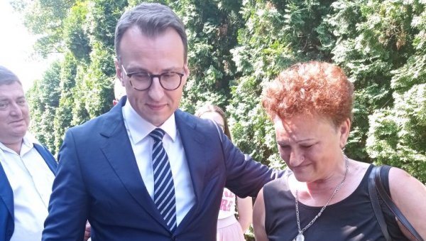 НЕЋЕ ДРАГИЦА ОСТАТИ ГЛАДНА: Петар Петковић о нељудским притисцима на српску повратницу у Ђаковици - њеном пријатељу опет избушили гуме! НЕЋЕ ДРАГИЦА ОСТАТИ ГЛАДНА: Петар Петковић о нељудским притисцима на српску повратницу у Ђаковици - њеном пријатељу опет избушили гуме!