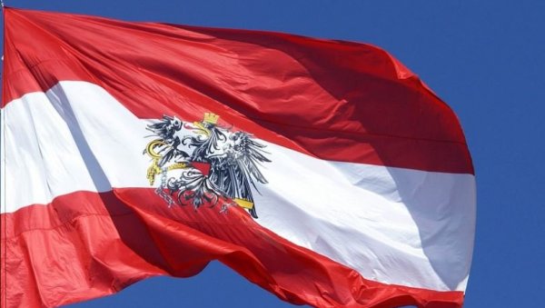 ДЕСНИЧАРСКА СЛОБОДАРСКА ПАРТИЈА (ФПО) ПРВИ ПУТ БИ МОГЛА ДА ОДНЕСЕ ПОБЕДУ: У Аустрији парламентарни избори, почело гласање ДЕСНИЧАРСКА СЛОБОДАРСКА ПАРТИЈА (ФПО) ПРВИ ПУТ БИ МОГЛА ДА ОДНЕСЕ ПОБЕДУ: У Аустрији парламентарни избори, почело гласање