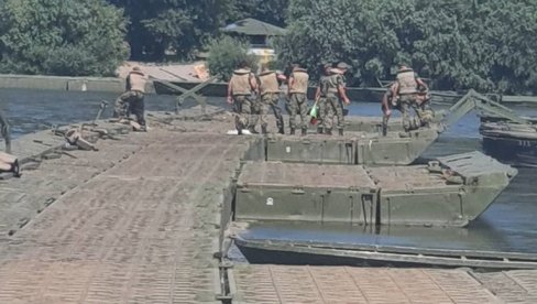СЕЗОНА НА ЛИДУ ОД 1. ЈУЛА: Припадници Војске Србије поставили понтонски мост преко Дунава до Великог ратног острва СЕЗОНА НА ЛИДУ ОД 1. ЈУЛА: Припадници Војске Србије поставили понтонски мост преко Дунава до Великог ратног острва