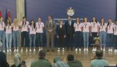 VUČIĆ SE ZAHVALIO KOŠARKAŠICAMA: Na Vidovdan obradovale celu Srbiju (FOTO) VUČIĆ SE ZAHVALIO KOŠARKAŠICAMA: Na Vidovdan obradovale celu Srbiju (FOTO)
