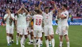 ХРВАТСКА ИДЕ КУЋИ: Шпанија фуриозна, пукла петарда на Паркену! (ВИДЕО) ХРВАТСКА ИДЕ КУЋИ: Шпанија фуриозна, пукла петарда на Паркену! (ВИДЕО)
