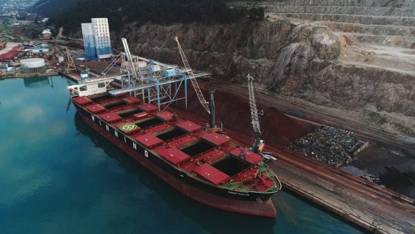 КИНЕЗИ ИЗВОЗЕ У СВЕТ ПРЕКО БАРА: Црногорска лука обележила је јубилеј споразумом са компанијом Зиђин из Бора КИНЕЗИ ИЗВОЗЕ У СВЕТ ПРЕКО БАРА: Црногорска лука обележила је јубилеј споразумом са компанијом Зиђин из Бора