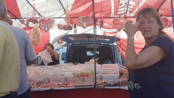 ВИДОВДАНСКИ ВАШАР У ЛОЗНИЦИ: Традиционалној манифестацији се вратио стари сјај (ФОТО) ВИДОВДАНСКИ ВАШАР У ЛОЗНИЦИ: Традиционалној манифестацији се вратио стари сјај (ФОТО)
