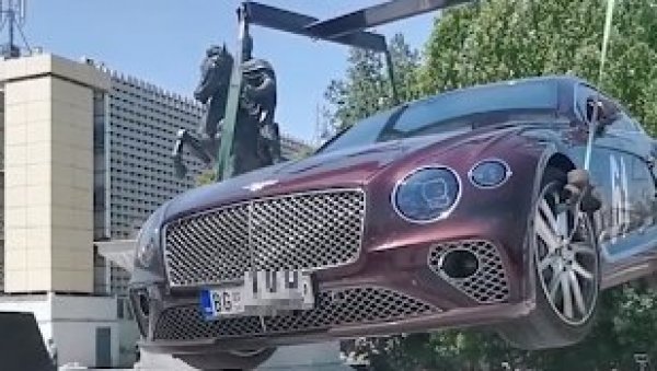 МАФИЈАШКЕ МЕТОДЕ ЛАЖНЕ ДРЖАВЕ: Написао на Инстаграму да је Косово Србија, приштински властодршци му запленили бентли (ВИДЕО) МАФИЈАШКЕ МЕТОДЕ ЛАЖНЕ ДРЖАВЕ: Написао на Инстаграму да је Косово Србија, приштински властодршци му запленили бентли (ВИДЕО)