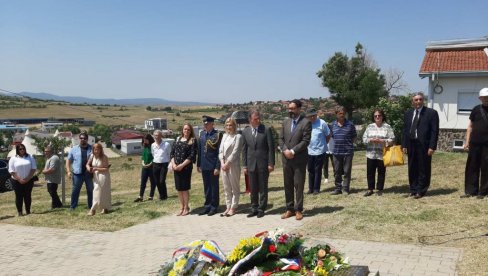 ЖИВОТЕ ЈЕ ДАЛО 6.000 СРБА: На брду Каленица код Штипа обележена 108. годишњица Брегалничке битке (ФОТО) ЖИВОТЕ ЈЕ ДАЛО 6.000 СРБА: На брду Каленица код Штипа обележена 108. годишњица Брегалничке битке (ФОТО)