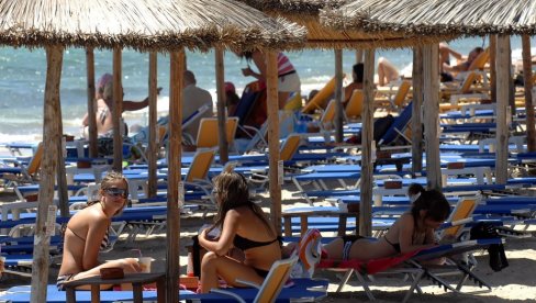 I DALJE HRLIMO U GRČKU I CRNU GORU: Iz Jute o dosadašnjoj turističkoj sezoni - najčešći aranžmani od 10 ili 11 noćenja I DALJE HRLIMO U GRČKU I CRNU GORU: Iz Jute o dosadašnjoj turističkoj sezoni - najčešći aranžmani od 10 ili 11 noćenja