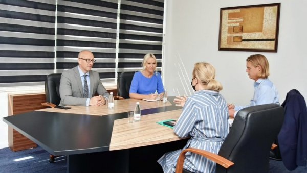 ПОЗИВ ШВЕДСКОЈ ДА ПОМОГНЕ: Горан Ракић о безбедносној ситуацији у повратничким срединама на Косову ПОЗИВ ШВЕДСКОЈ ДА ПОМОГНЕ: Горан Ракић о безбедносној ситуацији у повратничким срединама на Косову
