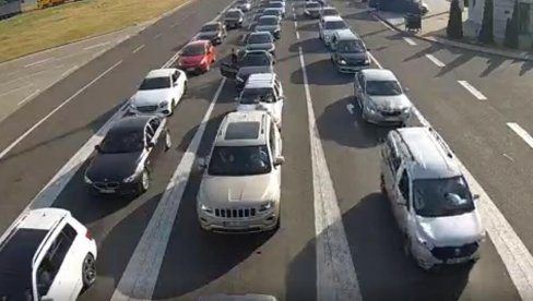 NE ŠIRITE PANIKU I LAŽI: Oglasio se MUP o navodima Prištine NE ŠIRITE PANIKU I LAŽI: Oglasio se MUP o navodima Prištine