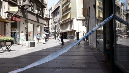 ДЕТАЉИ УЖАСА У ЧИКА ЉУБИНОЈ: Човек скочио са петог спрата, комшије шокиране самоубиством (ФОТО) ДЕТАЉИ УЖАСА У ЧИКА ЉУБИНОЈ: Човек скочио са петог спрата, комшије шокиране самоубиством (ФОТО)