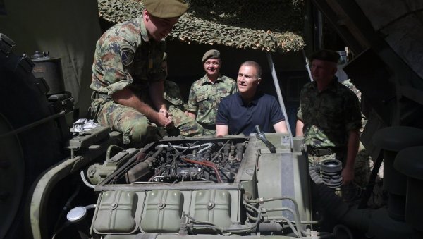 СТЕФАНОВИЋ ПОРУЧИО: Нема племенитије дужности од заштите своје земље СТЕФАНОВИЋ ПОРУЧИО: Нема племенитије дужности од заштите своје земље