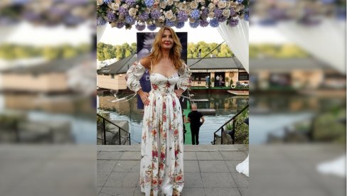 ОДАЛА ПОЧАСТ ЏЕЈУ: Водитељка Весна Дедић представила роман Изгубила сам себе (ФОТО) ОДАЛА ПОЧАСТ ЏЕЈУ: Водитељка Весна Дедић представила роман Изгубила сам себе (ФОТО)