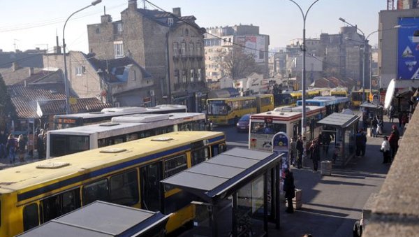 УМЕСТО НА ЗЕЛЕЊАКУ, ПОЧЕТНА У БЛОКУ 20: Измене стајалишта за линије које возе ка Земуну и околним насељима УМЕСТО НА ЗЕЛЕЊАКУ, ПОЧЕТНА У БЛОКУ 20: Измене стајалишта за линије које возе ка Земуну и околним насељима