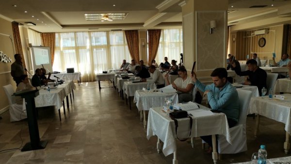 ПОЛИТИКА ИСПРЕД СТРУКЕ? У Прњавору разрешена дужности директорка дома здравља из СНСД (ФОТО) ПОЛИТИКА ИСПРЕД СТРУКЕ? У Прњавору разрешена дужности директорка дома здравља из СНСД (ФОТО)
