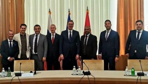 DOGAĐAJ OD IZUZETNOG ZNAČAJA ZA SRBIJU: Vučić se sastao sa predsednikom Svetske bokserske federacije povodom formiranja odbora za SP DOGAĐAJ OD IZUZETNOG ZNAČAJA ZA SRBIJU: Vučić se sastao sa predsednikom Svetske bokserske federacije povodom formiranja odbora za SP