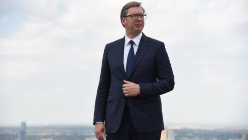 SNAŽNA PORUKA PREDSEDNIKA VUČIĆA: Nema uspešne politike i velikih dela bez velikih snova! (VIDEO) SNAŽNA PORUKA PREDSEDNIKA VUČIĆA: Nema uspešne politike i velikih dela bez velikih snova! (VIDEO)