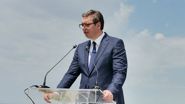ЗАВРШЕНИ РАДОВИ НА КУЛИ БЕОГРАД: Председник Вучић - Нема великих дела без великих снова (ФОТО/ВИДЕО) ЗАВРШЕНИ РАДОВИ НА КУЛИ БЕОГРАД: Председник Вучић - Нема великих дела без великих снова (ФОТО/ВИДЕО)