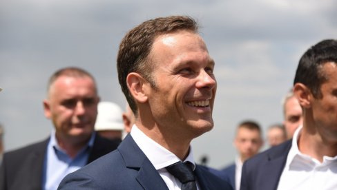 НАЈБОЉИ СВИХ ВРЕМЕНА ЈЕ НАШ НОЛЕ! Министар Синиша Мали честитао Новаку велику победу (ФОТО) НАЈБОЉИ СВИХ ВРЕМЕНА ЈЕ НАШ НОЛЕ! Министар Синиша Мали честитао Новаку велику победу (ФОТО)