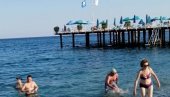 БЕЗ МАСКЕ САМО НА ПЛАЖУ: Турски хотелијери, превентивним мерама, све чине да сачувају здравље гостију (ФОТО)