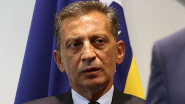 БИВШИ ПРВИ ОБАВЕШТАЈАЦ БИХ РАДИО - БЕЗ ДИПЛОМЕ: Суд Босне и Херцеговине потврдио оптужницу Осману Мехмедагићу БИВШИ ПРВИ ОБАВЕШТАЈАЦ БИХ РАДИО - БЕЗ ДИПЛОМЕ: Суд Босне и Херцеговине потврдио оптужницу Осману Мехмедагићу
