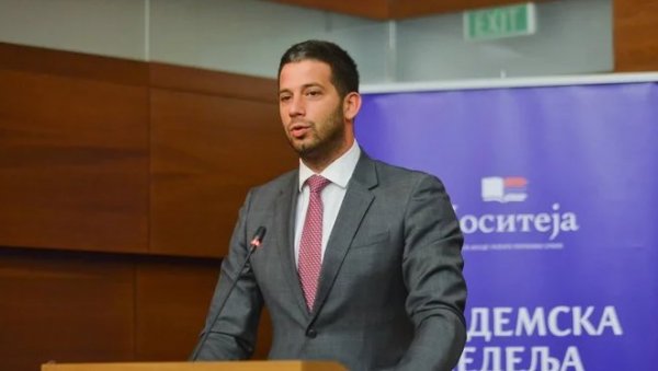 ШПИЈУНКА, КАД ДЕЦА ПИТАЈУ: Вања Удовичић разговарао са децом из дијаспоре ШПИЈУНКА, КАД ДЕЦА ПИТАЈУ: Вања Удовичић разговарао са децом из дијаспоре