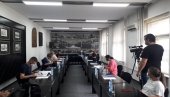 GRAD POMAŽE PETNAEST PROJEKATA: Ugovori za projekte zaštite životne sredine u Kragujevcu GRAD POMAŽE PETNAEST PROJEKATA: Ugovori za projekte zaštite životne sredine u Kragujevcu