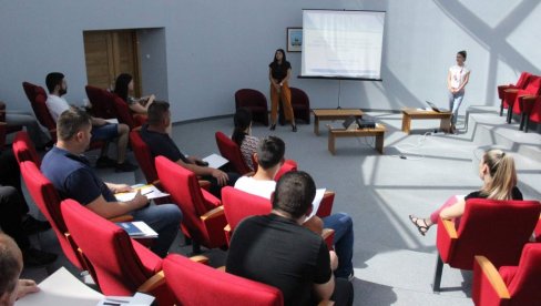 ZA POČETAK PO 4.000 DOLARA: Pet startap firmi iz Paraćina dobilo donaciju iz Norveške ZA POČETAK PO 4.000 DOLARA: Pet startap firmi iz Paraćina dobilo donaciju iz Norveške
