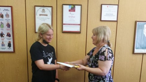 DARIJA SE VRATILA U GRČKU: Paraćinska Gimnazija već tri godine je u programu međunarodne razmene srednjoškolaca DARIJA SE VRATILA U GRČKU: Paraćinska Gimnazija već tri godine je u programu međunarodne razmene srednjoškolaca