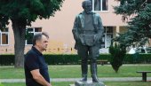 ПОЧАСТ ГРАДА И СУБНОРА: У Лозници и Бањи Ковиљачи не заборављају Дан борца (ФОТО) ПОЧАСТ ГРАДА И СУБНОРА: У Лозници и Бањи Ковиљачи не заборављају Дан борца (ФОТО)